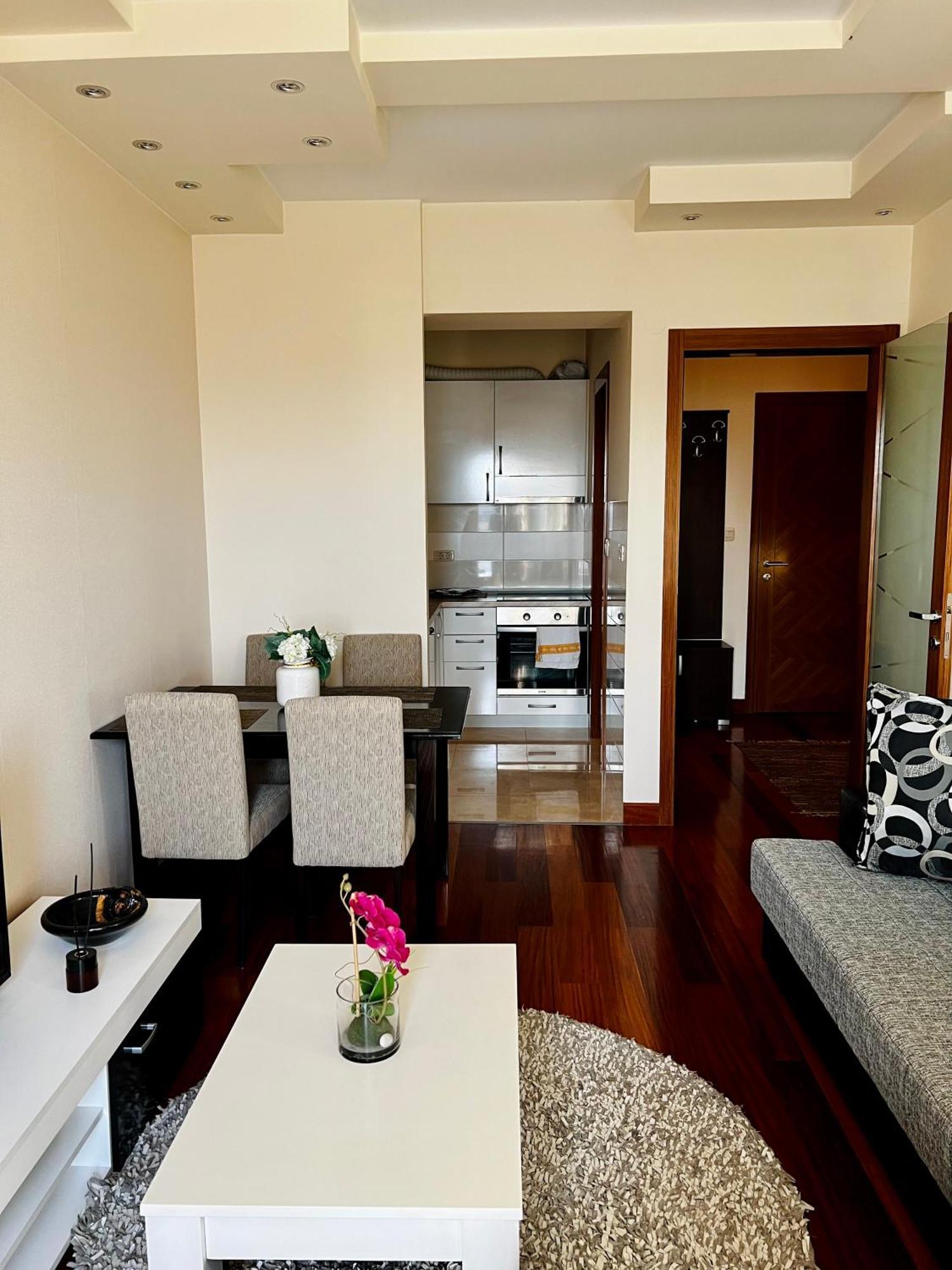 Center Lux Highrise *